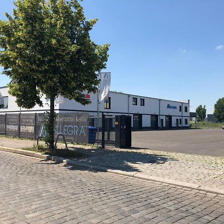 Monteurzimmer Berlin Pankow Mit Dachterrasse - Nur 10 Min. Von Der A10 - 3 Zimmer/ 7 Betten Exterior foto